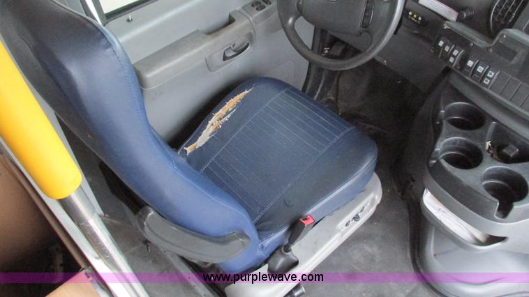 image for item I3132 2008 Ford E350 Super Duty van