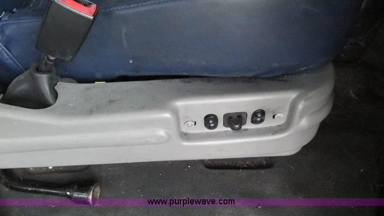 image for item I3132 2008 Ford E350 Super Duty van