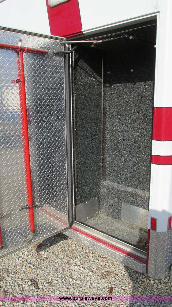 image for item I3136 1991 Ford E350 ambulance