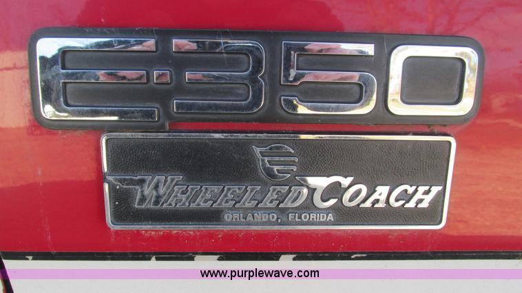 image for item I3136 1991 Ford E350 ambulance