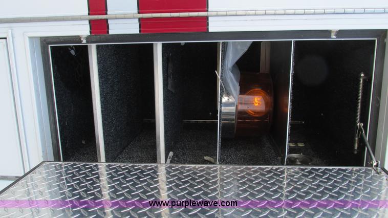 image for item I3136 1991 Ford E350 ambulance