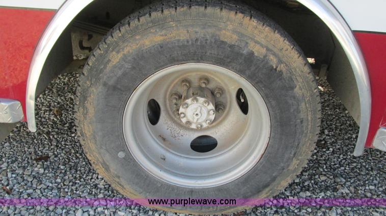 image for item I3136 1991 Ford E350 ambulance