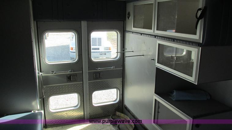 image for item I3136 1991 Ford E350 ambulance