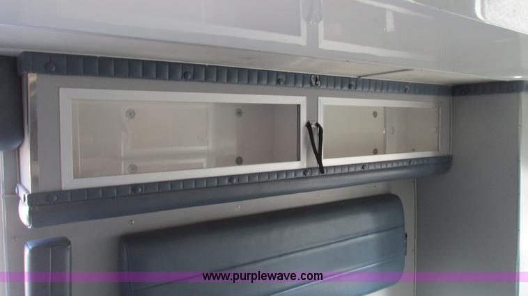 image for item I3136 1991 Ford E350 ambulance