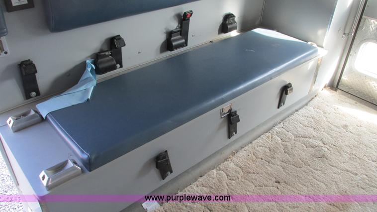image for item I3136 1991 Ford E350 ambulance