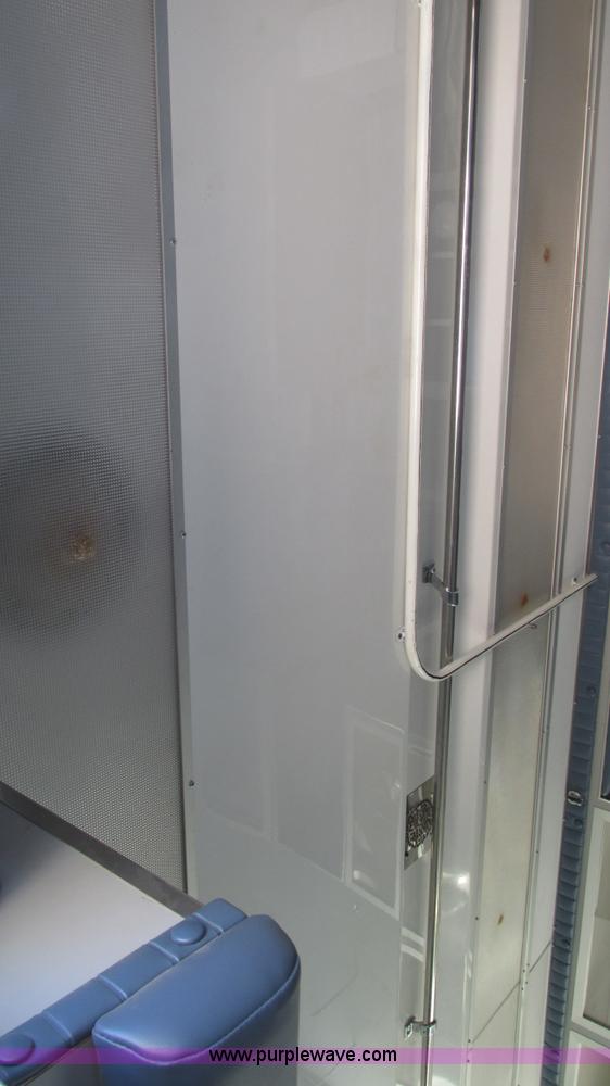 image for item I3136 1991 Ford E350 ambulance