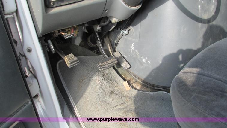 image for item I3136 1991 Ford E350 ambulance