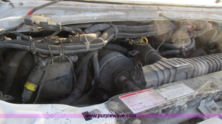 image for item I3136 1991 Ford E350 ambulance