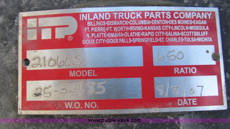 image for item I3140 2004 GMC C8500 cab and chassis