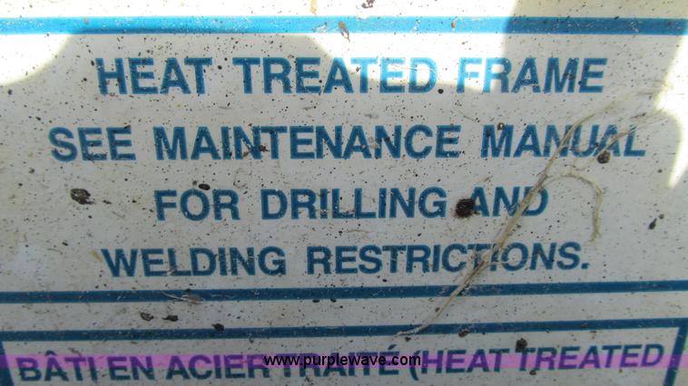 image for item I3140 2004 GMC C8500 cab and chassis