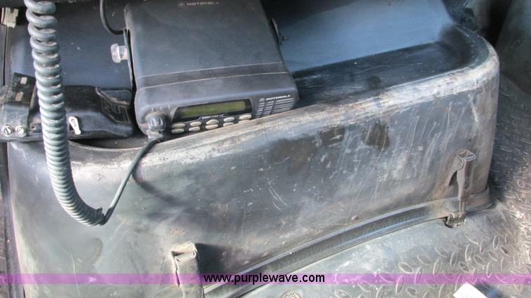 image for item I3140 2004 GMC C8500 cab and chassis