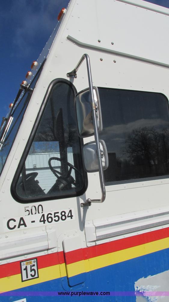 image for item I3141 1992 Oshkosh Utilimaster box truck