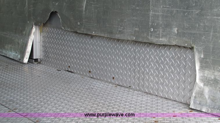 image for item I3141 1992 Oshkosh Utilimaster box truck