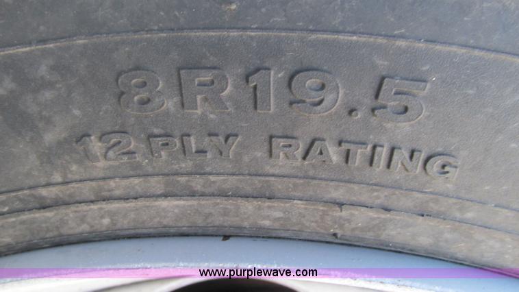 image for item I3141 1992 Oshkosh Utilimaster box truck