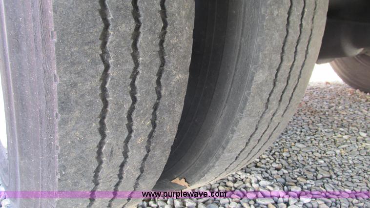 image for item I3141 1992 Oshkosh Utilimaster box truck