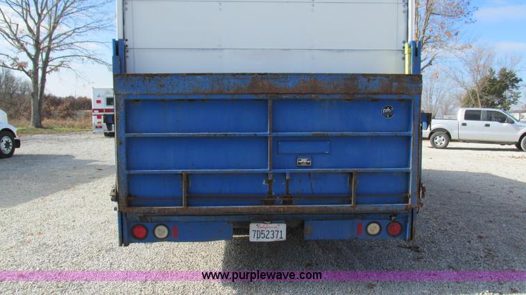 image for item I3141 1992 Oshkosh Utilimaster box truck