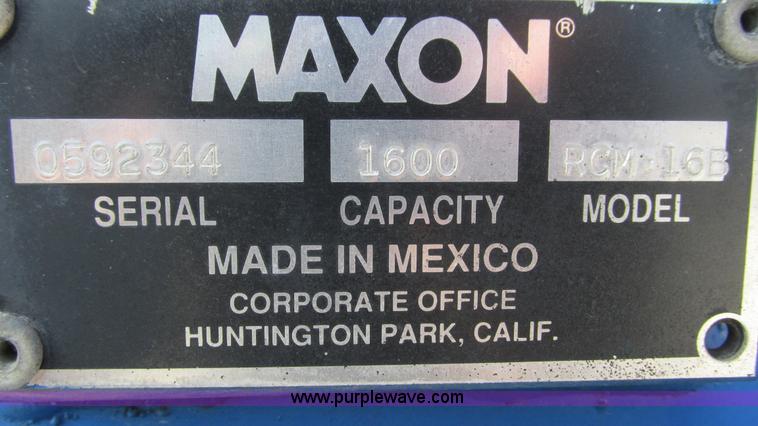 image for item I3141 1992 Oshkosh Utilimaster box truck