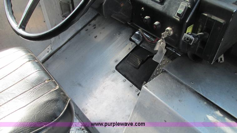 image for item I3141 1992 Oshkosh Utilimaster box truck