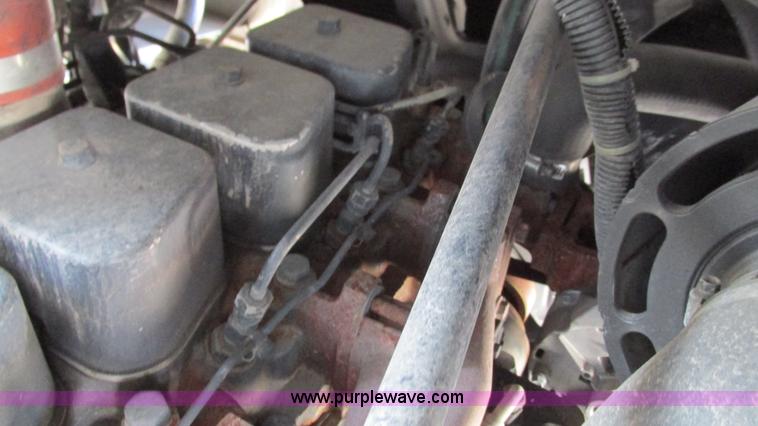 image for item I3141 1992 Oshkosh Utilimaster box truck