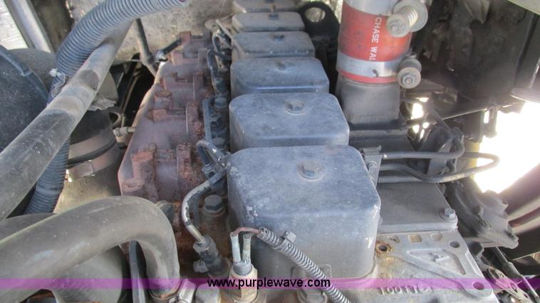 image for item I3141 1992 Oshkosh Utilimaster box truck