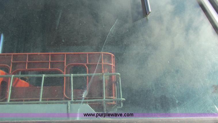 image for item I3141 1992 Oshkosh Utilimaster box truck