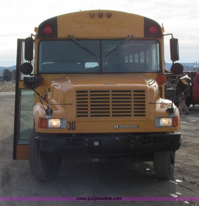 image for item I3812 1999 International 3800 Thomas Built bus