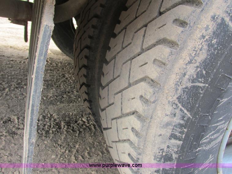 image for item I3812 1999 International 3800 Thomas Built bus