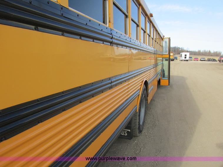 image for item I3812 1999 International 3800 Thomas Built bus