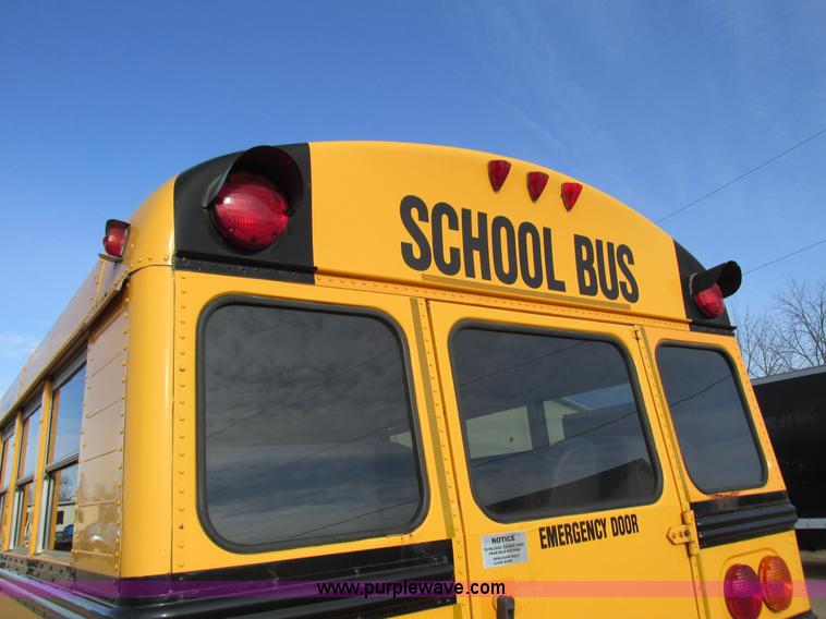 image for item I3812 1999 International 3800 Thomas Built bus