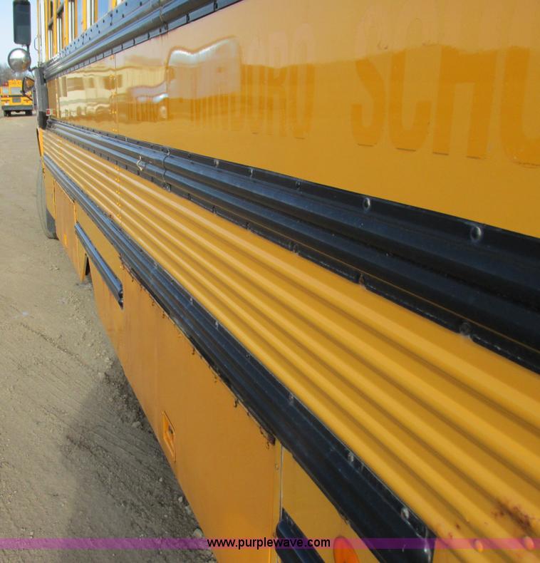 image for item I3812 1999 International 3800 Thomas Built bus