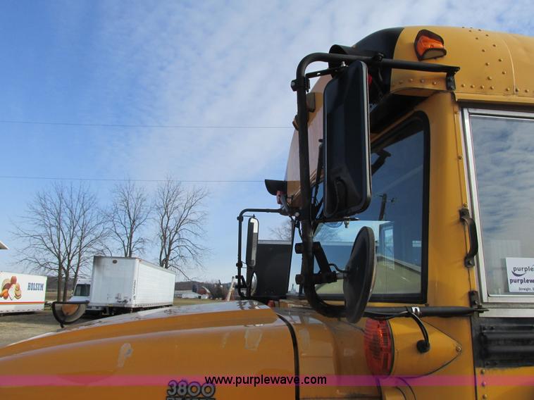 image for item I3812 1999 International 3800 Thomas Built bus