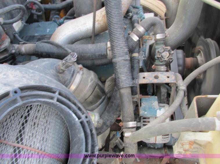 image for item I3812 1999 International 3800 Thomas Built bus