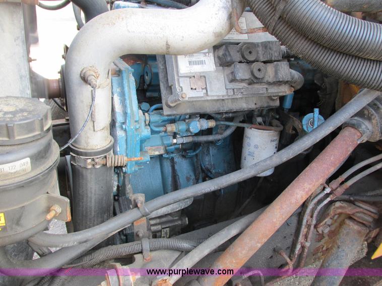 image for item I3812 1999 International 3800 Thomas Built bus