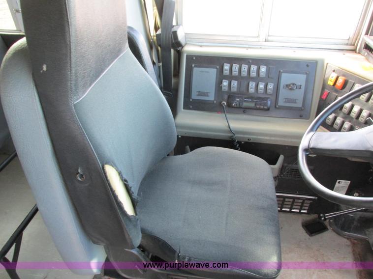 image for item I3812 1999 International 3800 Thomas Built bus