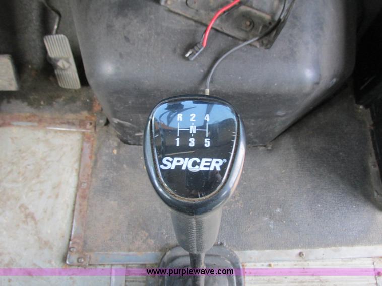 image for item I3812 1999 International 3800 Thomas Built bus