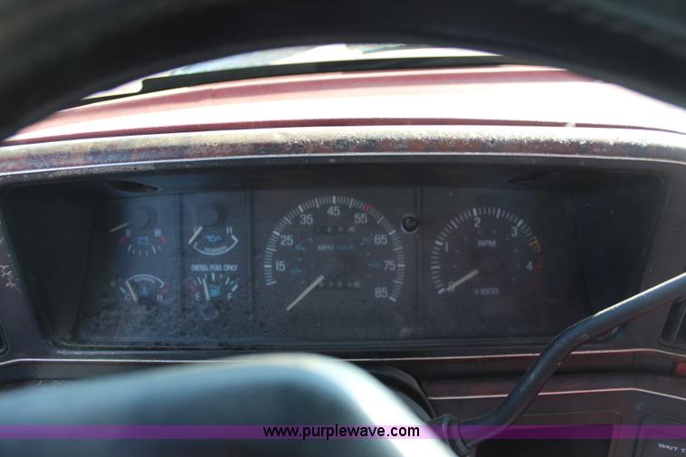 image for item I5939 1990 Ford F350 XLT tow truck