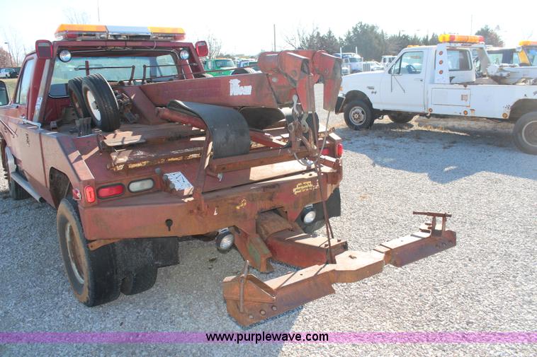image for item I5939 1990 Ford F350 XLT tow truck