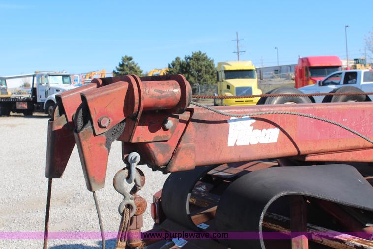 image for item I5939 1990 Ford F350 XLT tow truck