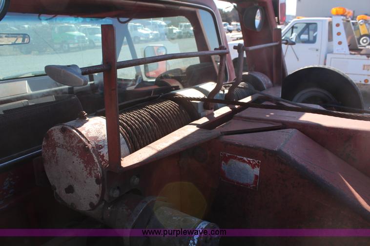 image for item I5939 1990 Ford F350 XLT tow truck