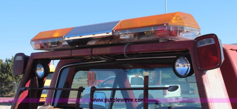 image for item I5939 1990 Ford F350 XLT tow truck