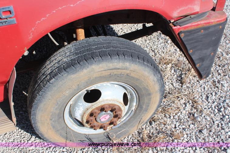 image for item I5939 1990 Ford F350 XLT tow truck