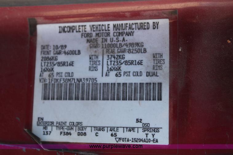 image for item I5939 1990 Ford F350 XLT tow truck