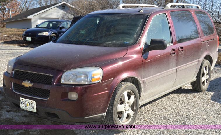 image for item I6871 2007 Chevrolet Uplander LT Extended van