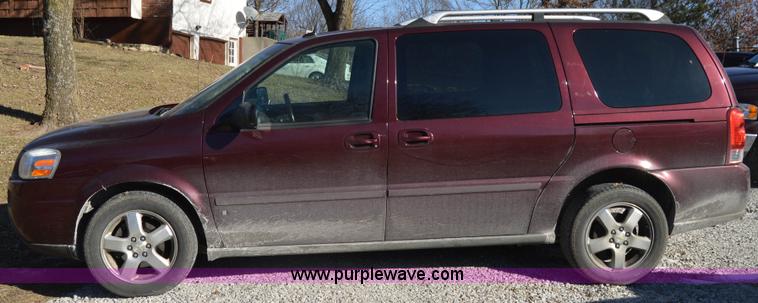 image for item I6871 2007 Chevrolet Uplander LT Extended van