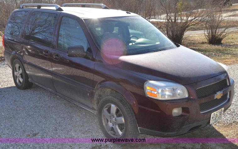 image for item I6871 2007 Chevrolet Uplander LT Extended van