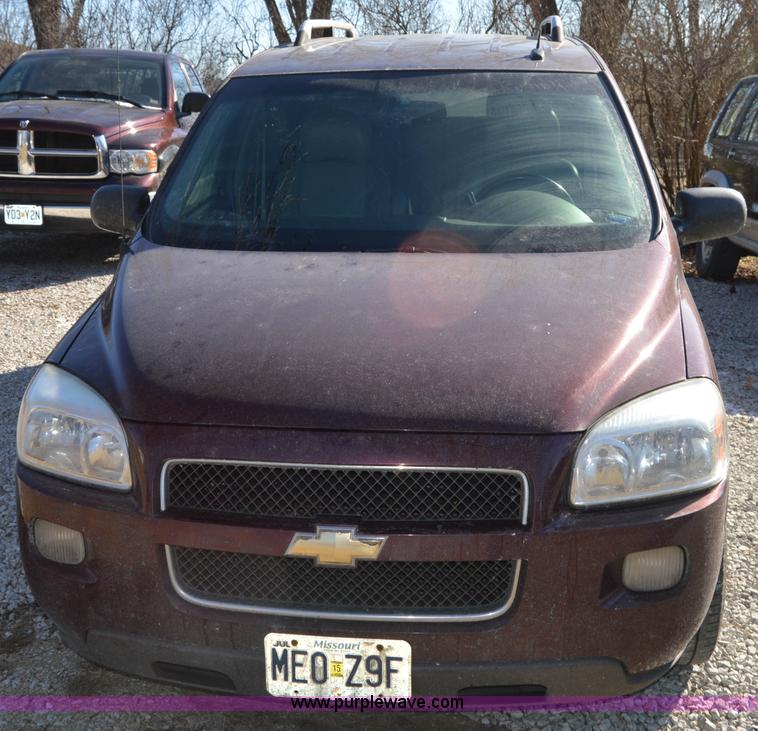 image for item I6871 2007 Chevrolet Uplander LT Extended van