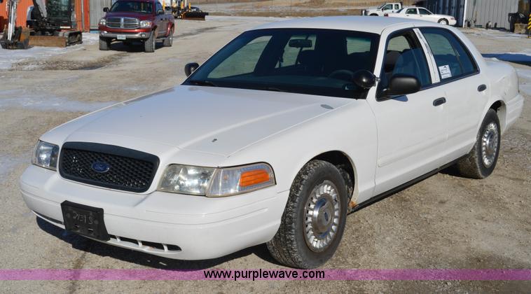 image for item I6882 2001 Ford Crown Victoria Police Interceptor