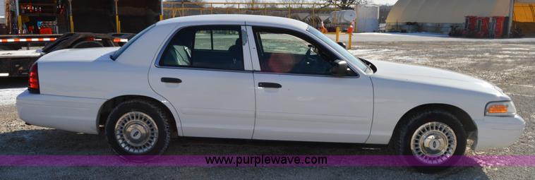 image for item I6882 2001 Ford Crown Victoria Police Interceptor