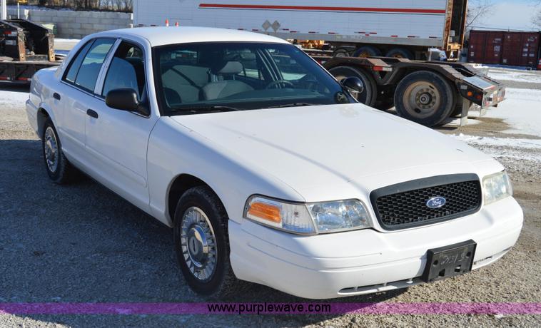 image for item I6882 2001 Ford Crown Victoria Police Interceptor