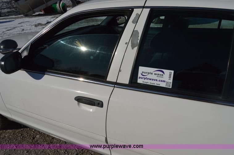 image for item I6882 2001 Ford Crown Victoria Police Interceptor